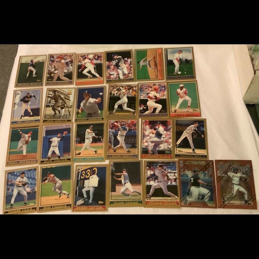 Bundle of Baseball Cards Lot 335